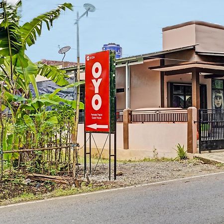 Oyo 91334 Permata Papua Guest House Pameungpeuk  المظهر الخارجي الصورة