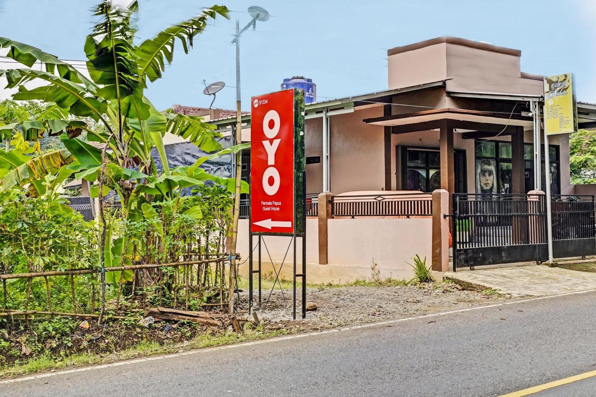 Oyo 91334 Permata Papua Guest House Pameungpeuk  المظهر الخارجي الصورة