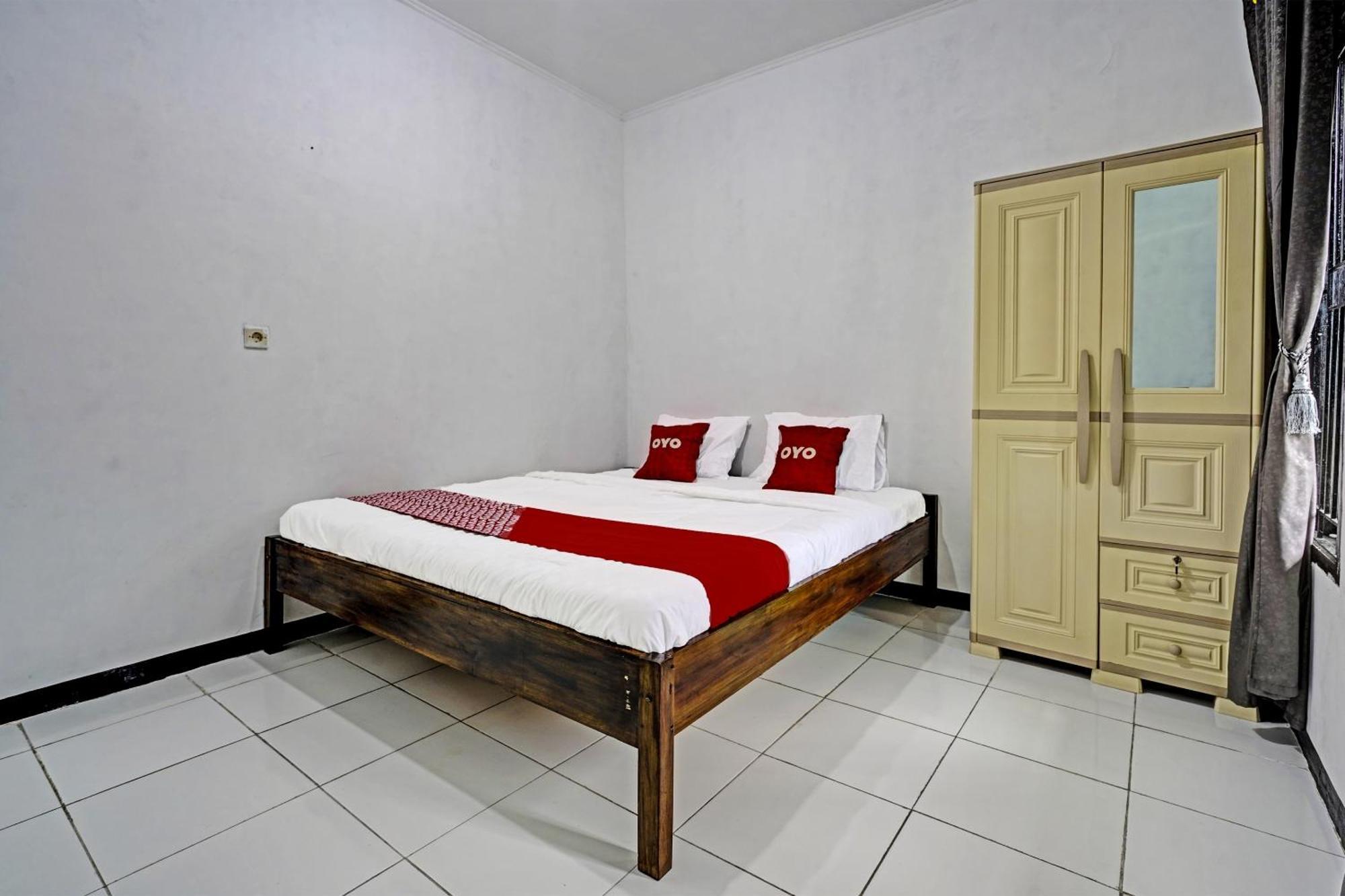 Oyo 91334 Permata Papua Guest House Pameungpeuk  المظهر الخارجي الصورة