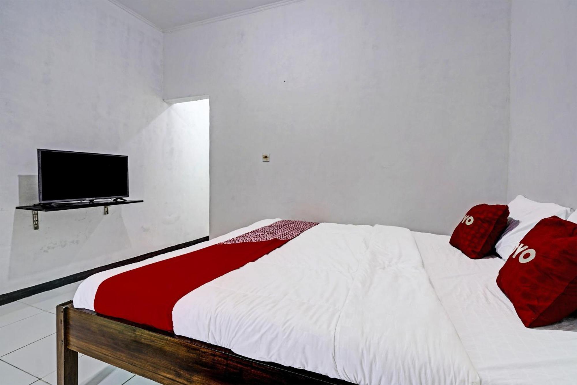 Oyo 91334 Permata Papua Guest House Pameungpeuk  المظهر الخارجي الصورة