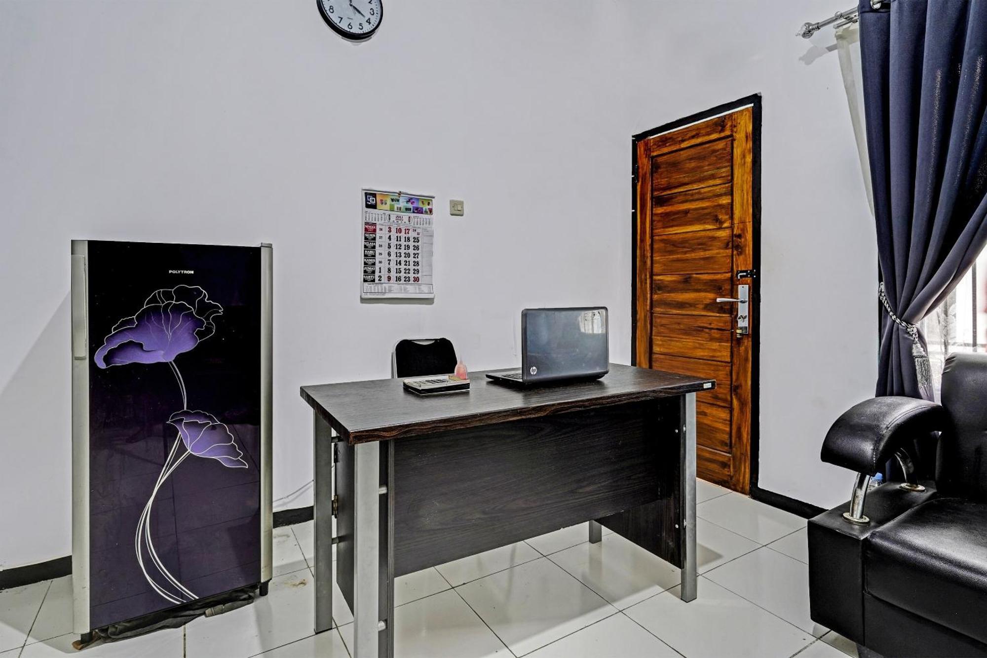 Oyo 91334 Permata Papua Guest House Pameungpeuk  المظهر الخارجي الصورة