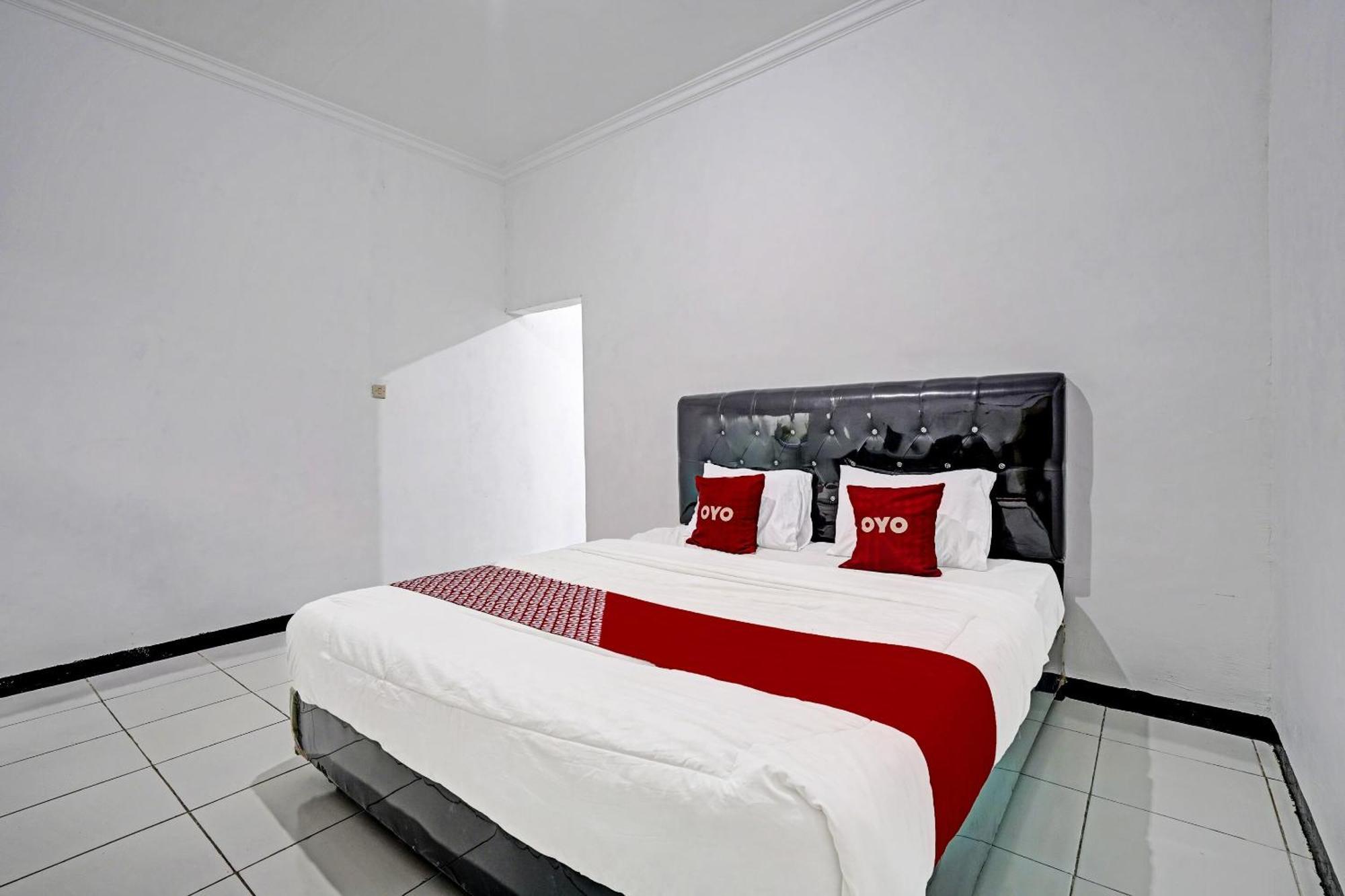 Oyo 91334 Permata Papua Guest House Pameungpeuk  المظهر الخارجي الصورة
