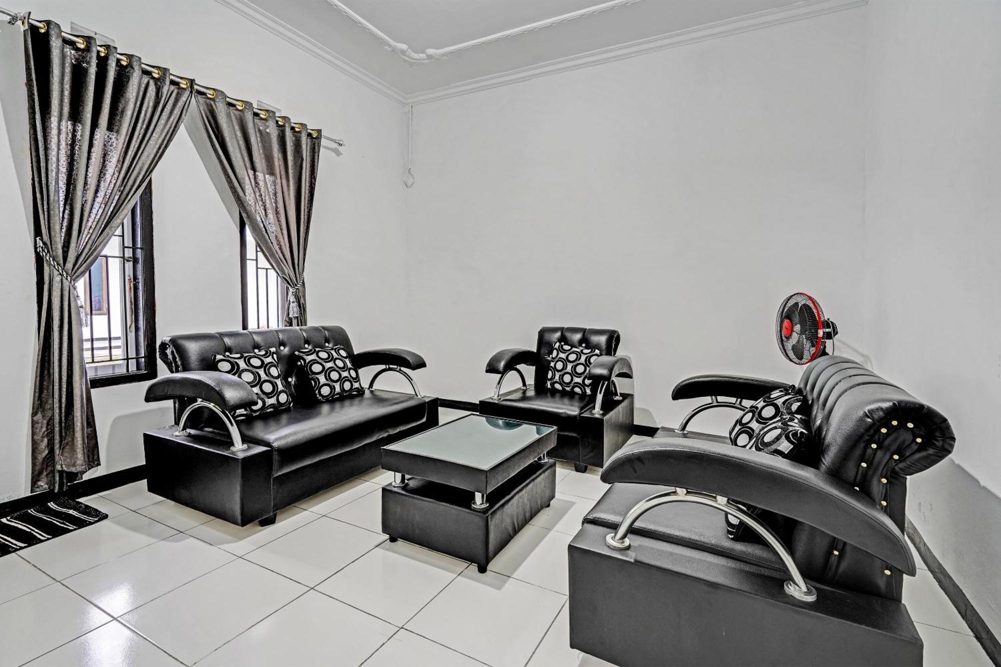 Oyo 91334 Permata Papua Guest House Pameungpeuk  المظهر الخارجي الصورة