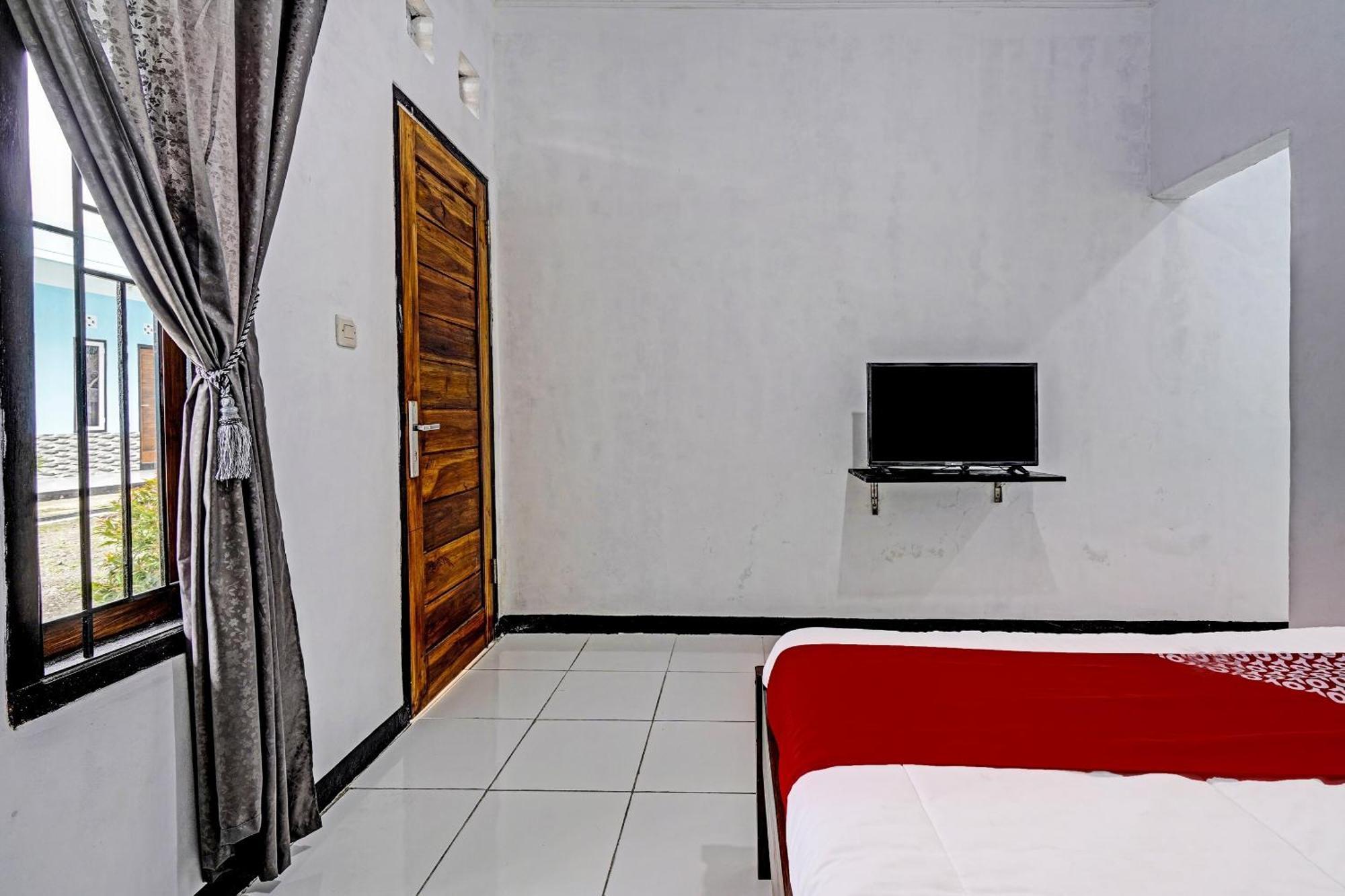 Oyo 91334 Permata Papua Guest House Pameungpeuk  المظهر الخارجي الصورة