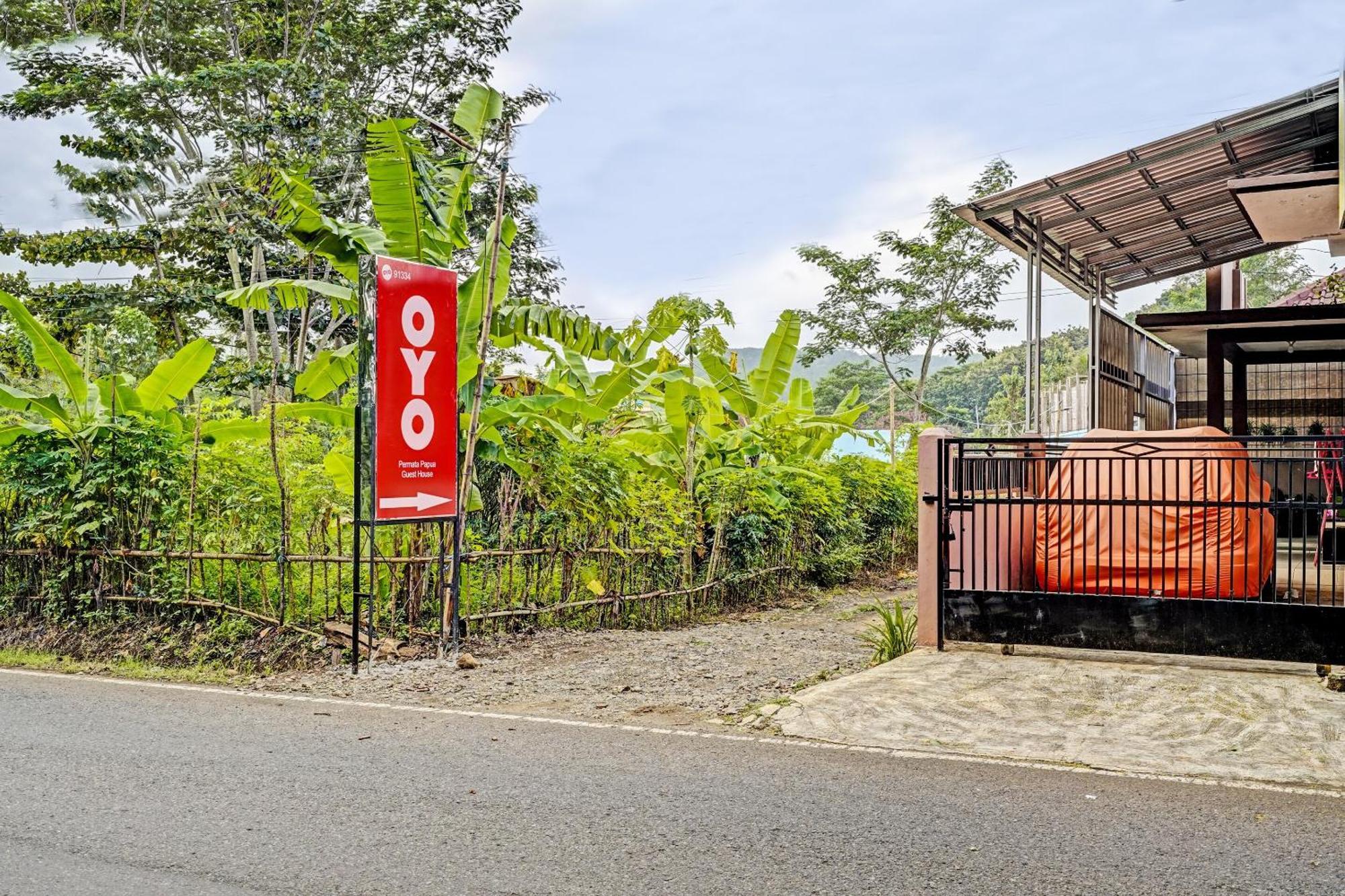 Oyo 91334 Permata Papua Guest House Pameungpeuk  المظهر الخارجي الصورة